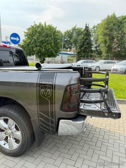 Dodge RAM 5.7 V8 HEMI--2018--4x4--TAŽNÉ 3.5t--159tkm - 9