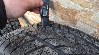 Predám 4xzimné pneumatiky Triangle 225/55r17 - 9