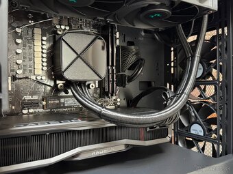 Ryzen 7 7800X3D\32GB\RX 7900GRE\SSD\850W Zdroj - 9