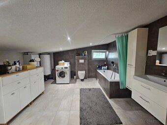 🏠 Na predaj: Rodinný dom s podnikateľským priestorom - 9