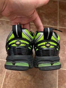NEW BALANCE 1906 NEON GREEN 43 - 9