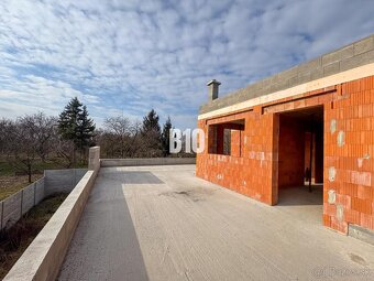 6 izbový rodinný dom - DVOJGARÁŽ - CABAJ časť Riegler - 9