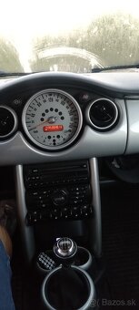 Predám Mini Cooper – červený, 85 kW, benzín, manuál - 9