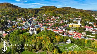 Zabehnutý apartmán - byt v centre mesta Banská Štiavnica - 9