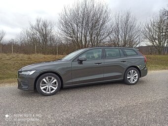 Volvo V60 2.0 benzin, automat, rok 2020 - 9