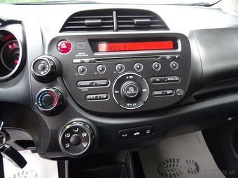 Honda Jazz, 1.2 i-VTEC 66kW 1x majitel servis jen Honda - 9