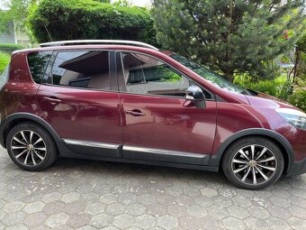 Renault Mégane Scénic 1.5dCi X-MOD - 9
