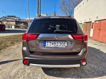 Mitsubishi Outlander 2.2D 4x4 7.miest - 9