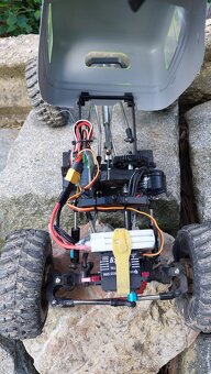 Poizd T3V1 RC crawler - 9