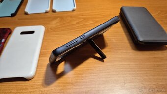Samsung Galaxy S10e - 9
