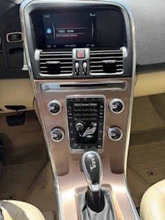VOLVO XC60 na predaj - 9