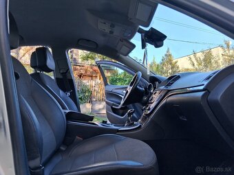Opel Insignia 2.0Cdti ST 160k Šport 2011 - 9