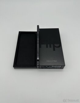 Samsung Galaxy Z Flip4 8/128GB Graphite + ZÁRUKA + DARČEK - 9