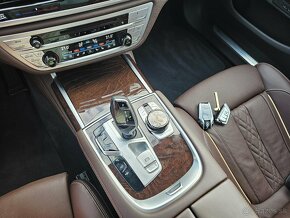 BMW 730 Long x-Drive-4x4 5/2022 12tis km stav nové - 9