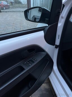 Volkswagen UP 1.0MPI - 9