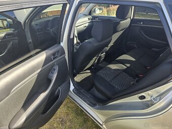 Toyota avensis t25 - 9