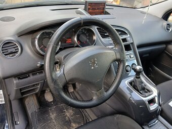 Peugeot 5008 - 9