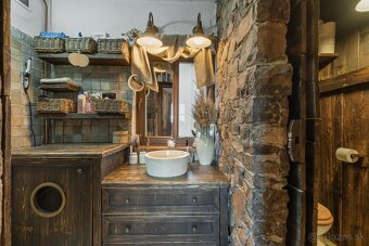 Na predaj nádherný vidiecky dom po kompletnej rekonštrukcii, - 9