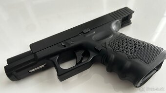 Predám GLOCK 23 - 9