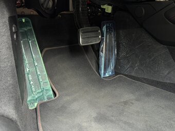 Porsche 911 Carrera 4 GTS - 9