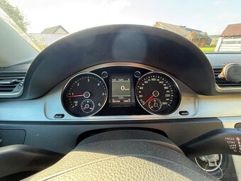 Volkswagen Passat B7 Combi 2.0 TDI 103kW Highline - 9