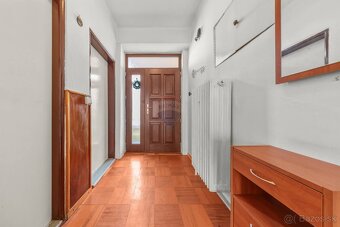 Realitná kancelária REMAX ponúka na predaj 6 izbový dom s kr - 9