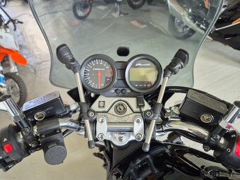 Suzuki GSF650A - 9