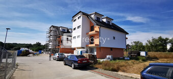 RiverResort Piešťany Banka / Nové bývanie najbližšie k kúpeľ - 9