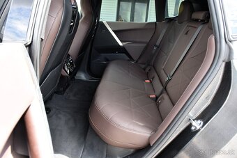 BMW iX xDrive40 FULL VÝBAVA SR ZÁRUKA 12_000_KM_DPH_2024 - 9