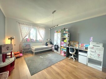 Zrekonštruovaný rodinný dom, 1765m2 pozemok, Očkov - 9