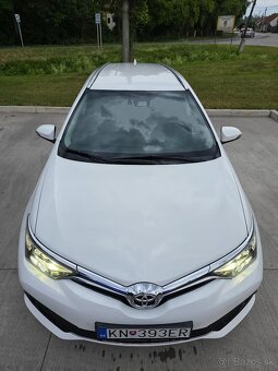Toyota Auris 1,6 Benzin Automat Top Stav kúpene na Sk - 9