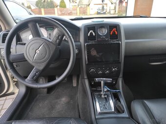 Chrysler 300C - 9