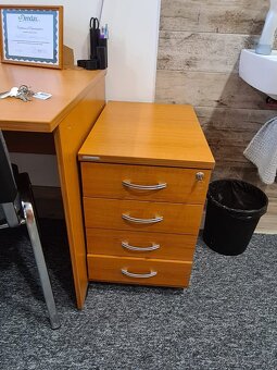 Predám kancelársky nábytok zn. HOBIS – zostava alebo jednotl - 9