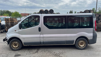 Opel Vivaro 2.0dci M9R E7 - 9