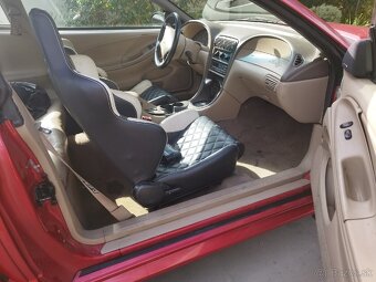 Ford Mustang GT 4.6 V8 - 9