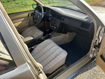 Mercedes 190e W201 - 9