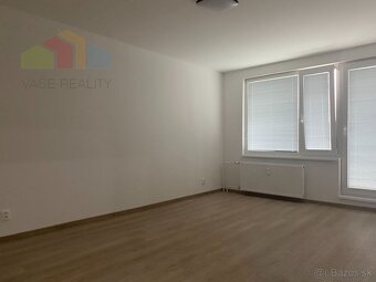 Veľký 2 izbový byt Dubnica nad Váhom, 61 m2 - 9