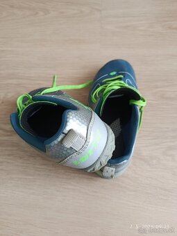 Predám halovky, kopačky - 9