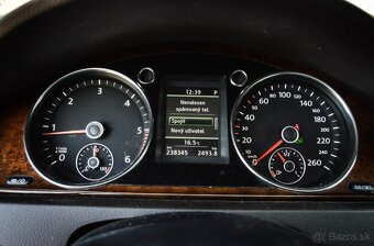 Volkswagen Passat Variant 2.0 TDI BMT Highline DSG - 9