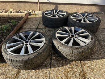 Sada 19 originál Jaguar XE S diskov s pneu Pirelli - 9