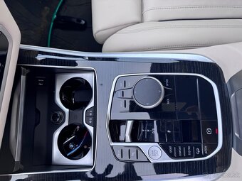 Predám BMW X5 xDrive30d - 9