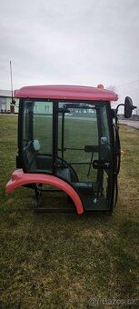 UNIVERSALNÍ TRAKTOROVÁ KABINA - 9