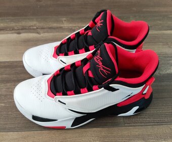 NIKE JORDAN MAX AURA 4 veľ.42,5 - 9