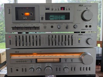 Akai - 9