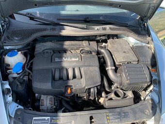 Škoda Octavia II 1.6 MPI benzín - 9