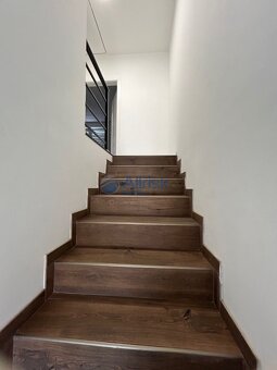 Rodinný dom v dvojdome - novostavba so záhradkou v obci Milo - 9