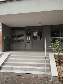 Predaj trojizbového bytu dražbou v Bratislave-Petržalke - 9