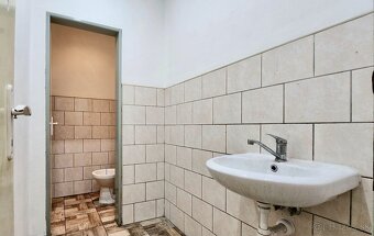 Prenájom skladov s kanceláriami 850 m2 - strategická poloha - 9