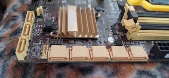 Predam ASUS A88XM-PLUS+ AMD A8-6600+Radeon HD 8570D - 9