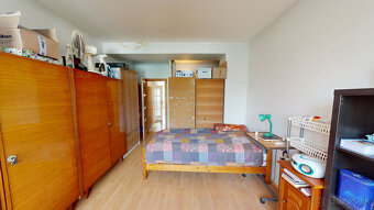 Na predaj rozmerný rodinný dom s pozemkom 2480 m2 v Dubnici - 9